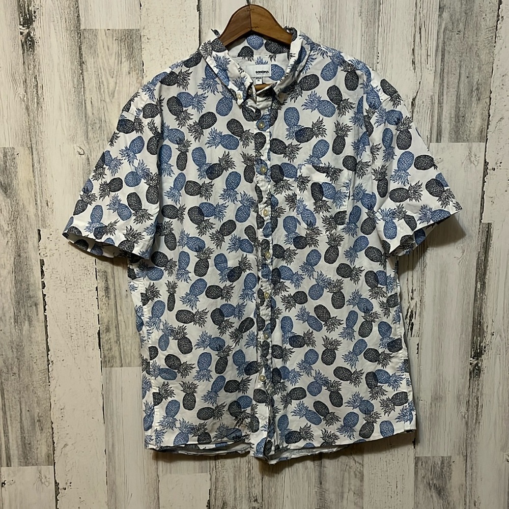 R22 White mens button up with blue and black pineapple detail summer XL x-large